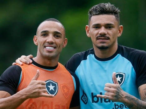 Botafogo recebe 'bomba' de última hora sobre Tiquinho Soares e Marçal