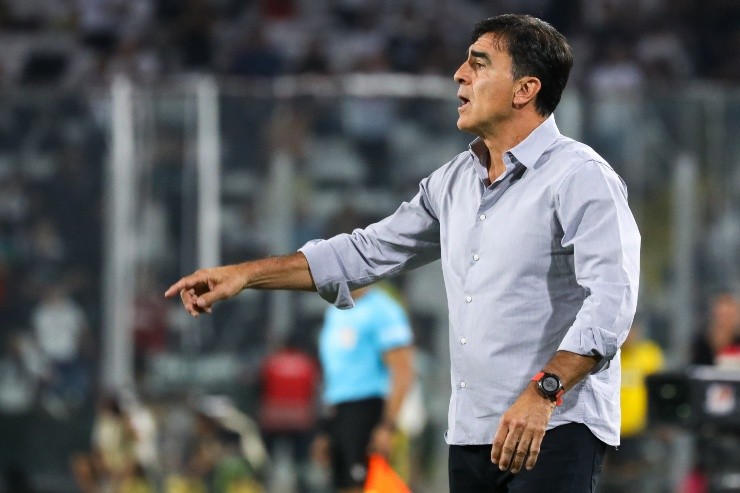 Gustavo Quinteros no quedó contento con la reprogramación | Foto: Agencia Uno 