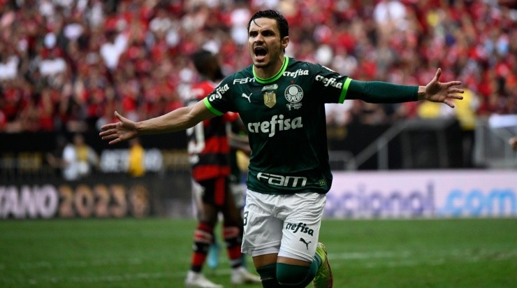 Foto: Mateus Bonomi/AGIF - Raphael Veiga disse que quer continuar sendo decisivo pelo Palmeiras