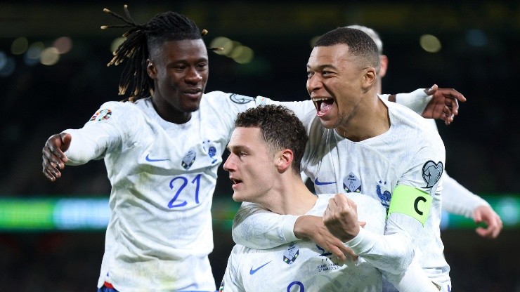 Golazo de Pavard para el triunfo de Francia