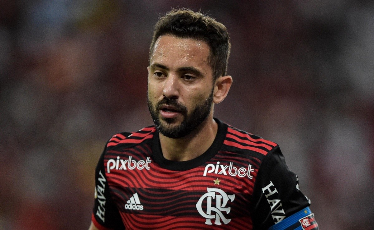 Superando Everton Ribeiro Cebolinha Marinho Xodó da torcida do Flamengo atinge feito e