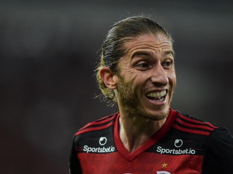 "Nosso maior"; Situação de Filipe Luis com Zico faz lateral 'rasgar elogios' a ídolo do Flamengo