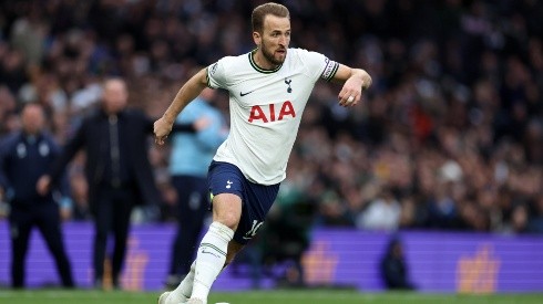 Harry Kane en acción con Tottenham.