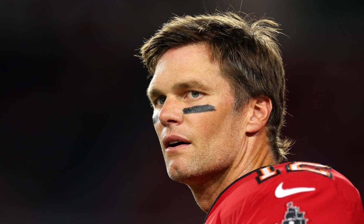 Tom Brady returns to play football in a very special occasion