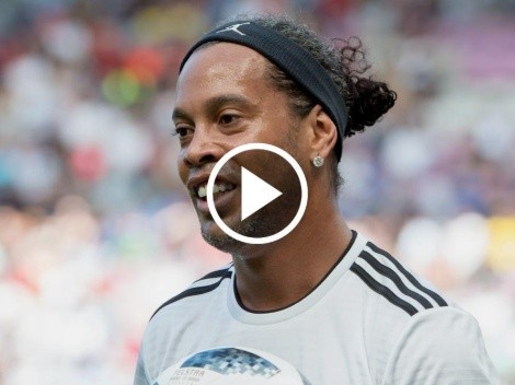 VIDEO | Ronaldinho juega al futvóley y demuestra que su magia está intacta