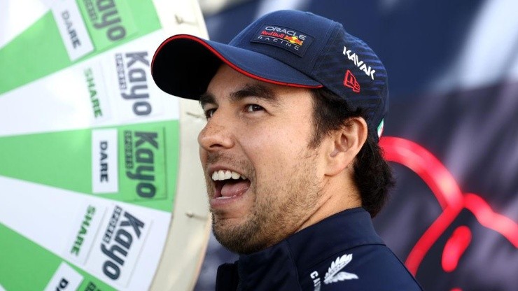 Excampeón del mundo de la F1 se rinde ante Checo Pérez