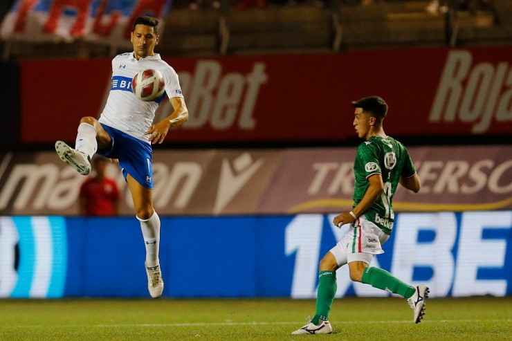Burdisso fue titular en esta jornada en la UC | Foto: Imago 