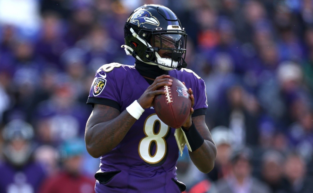 Ex-Ravens OC Greg Roman says Lamar Jackson was safer from injury