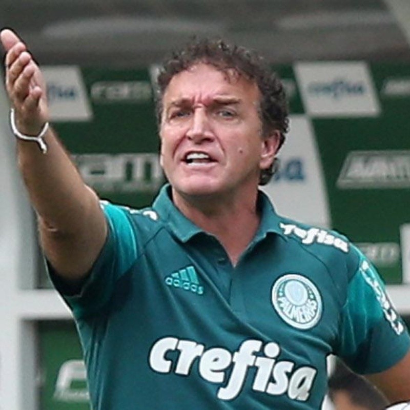 Cuca é exposto no Palmeiras em relato de ídolo do Água Santa