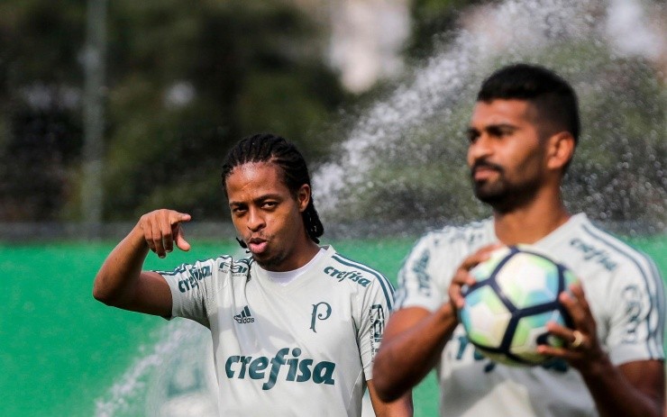 ALE CABRAL/AGIF - Keno e Thiago Santos jogaram juntos no Palmeiras