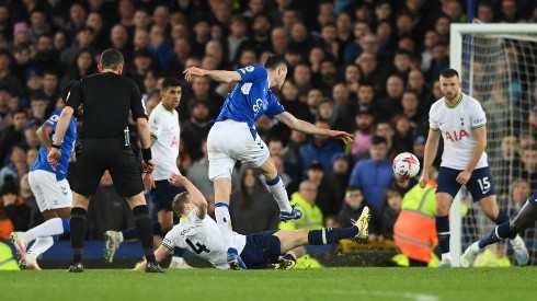 Michael Keane, anotó un golazo para la igualdad.