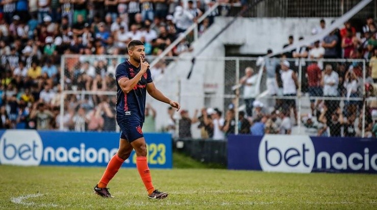 Foto: Reprodução/Sport - Renzo atuando pelo Sport