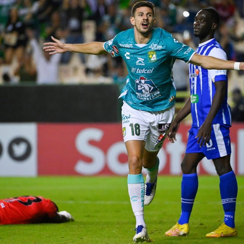 León goleó a Violette y apartó un lugar en las Semifinales