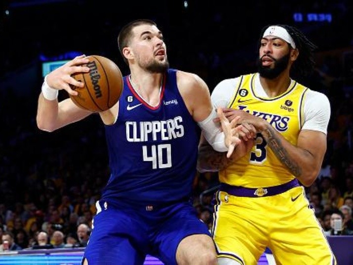 NBA: Lakers perde para Clippers em jogo crucial para definição dos