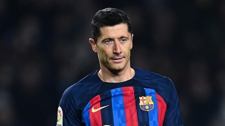 Lewandowski deve assinar com Barcelona por 3 temporadas, diz TV