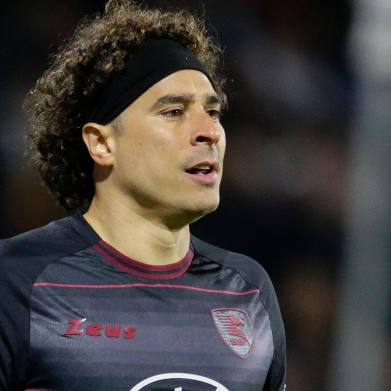 Reconocen a Guillermo Ochoa por los puntos que ha dado al Salernitana