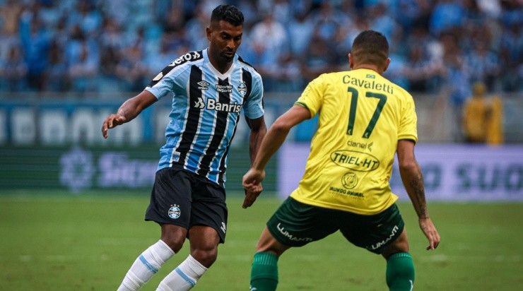 Foto: Maxi Franzoi/AGIF - Partida contra o Ypiranga marcou despedida de Thiago Santos do Grêmio