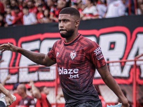 Setorista crava 'quentinha' sobre condição de Emerson Santos no Atlético-GO para decisão