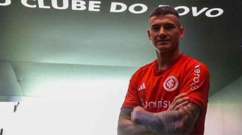 Charles Aránguiz fue presentado como nuevo jugador de Internacional de Porto Alegre