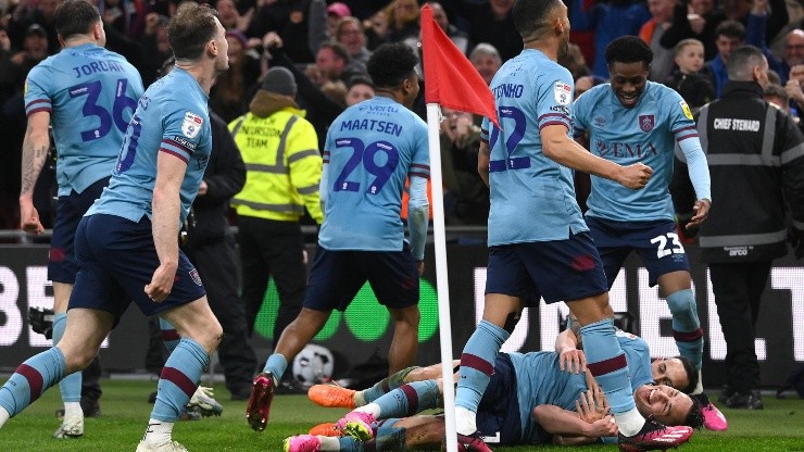 Burnley en festejo de gol.