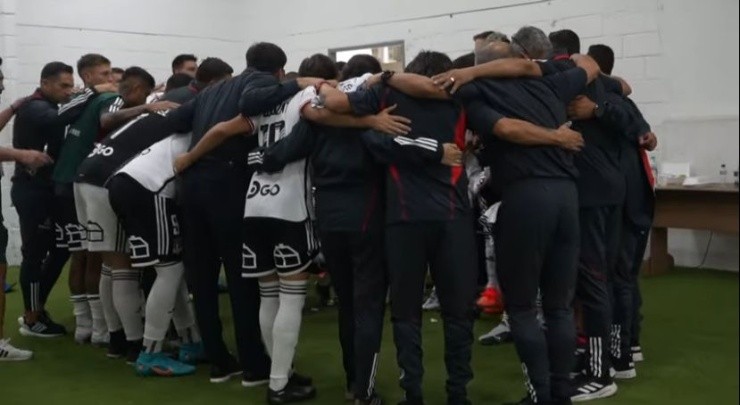 La arenga de Colo Colo previo a su debut en la Libertadores | Foto: Captura Colo Colo 