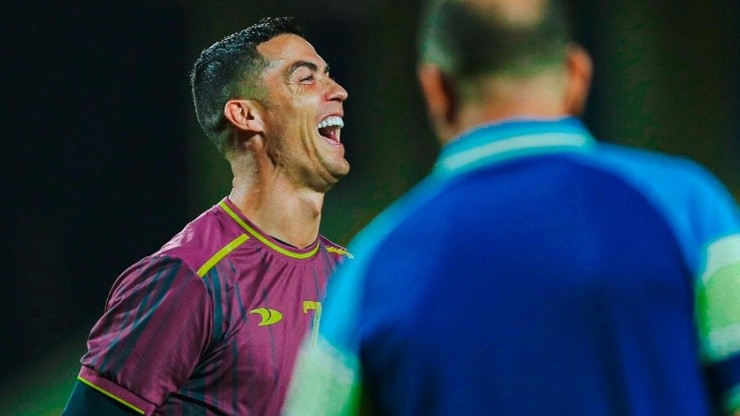 Cristiano Ronaldo en entrenamiento de Al Nassr.