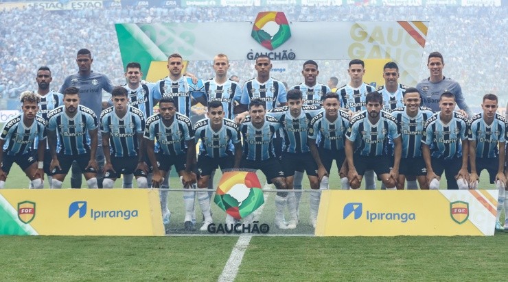 Foto: Pedro H. Tesch/AGIF - Elenco do Grêmio que disputou a atual edição do Gaúcho.