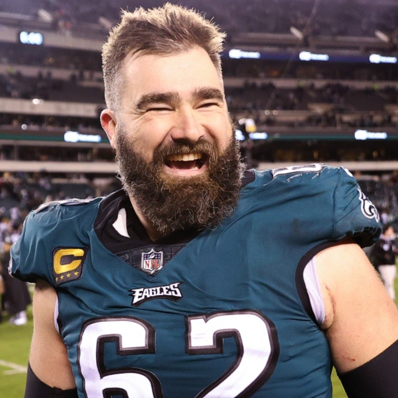 Kelce center of attention in offseason, center of Eagles run to Super Bowl  this season