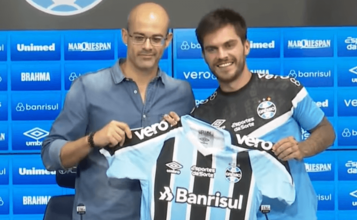 Atacante André Henrique e meia Nathan são apresentados oficialmente pelo  Tricolor