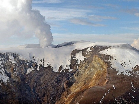 Siete municipios declaran 'calamidad pública' por posible erupción del Nevado del Ruiz