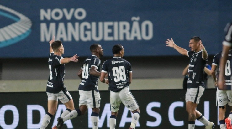 Foto: Fernando Torres/AGIF - Richard Franco e Muriqui marcaram os gols do Remo.