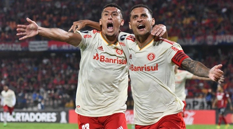 Foto: Vizzor Imagem/AGIF - Alan Patrick comemorando o gol marcado na estreia da Libertadores.