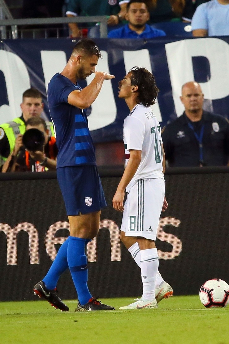 Miazga se burló de Lainez en 2018 (Getty Images)