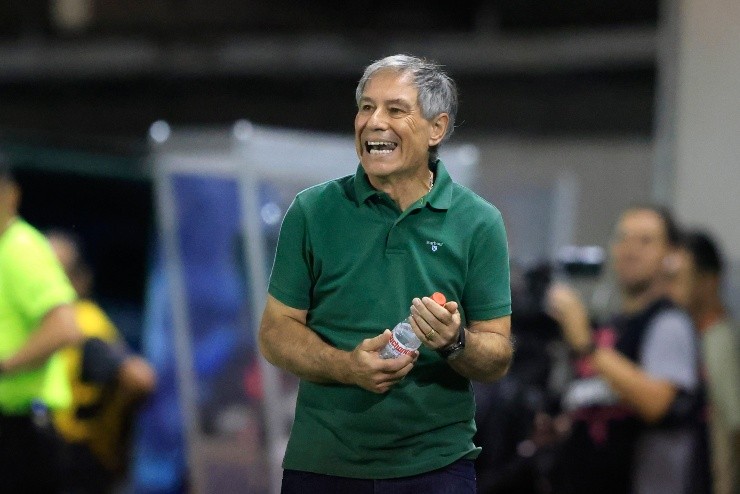 Holan habló del presente de la UC | Foto: Photosport 