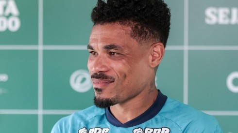 Foto: (Robson Mafra/AGIF) - Júnior Urso concedeu entrevista coletiva no Coritiba nesta sexta (14)