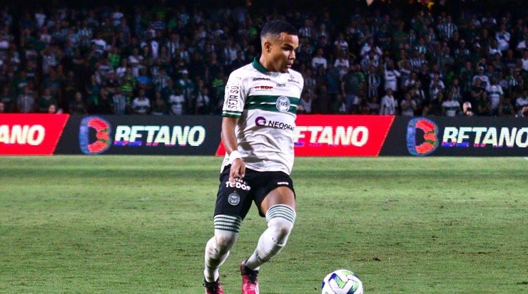 Foto: Gabriel Machado/AGIF - Kaio em ação no empate contra o Sport.