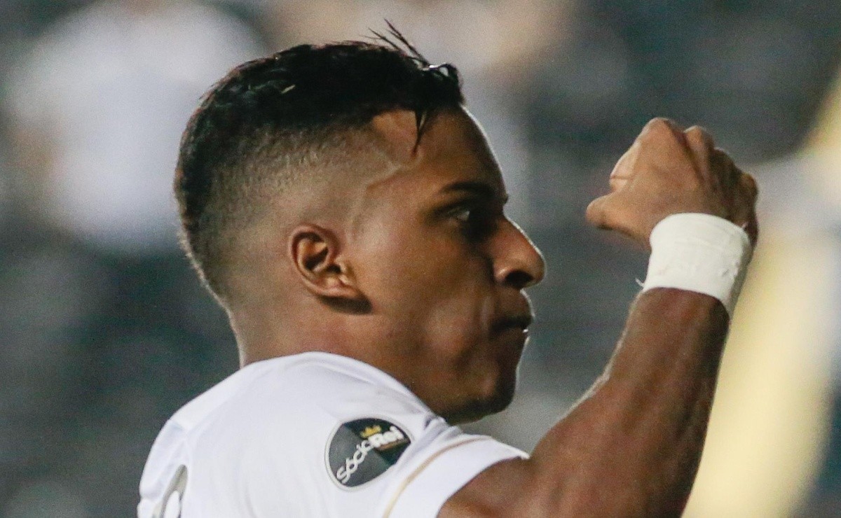 Rodrygo, do Real Madrid, manda recado ao Santos após rebaixamento