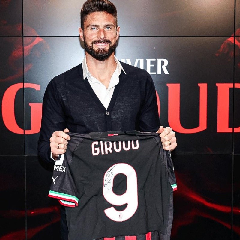 Oficial: Olivier Giroud renueva con AC Milan