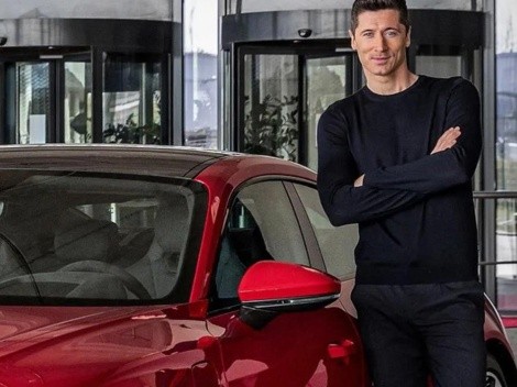 Lo tiene ENAMORADO: la Ferrari con la que Robert Lewandowski se pasea por Barcelona