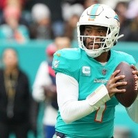 Dolphins GM reacts to possible impact of Jalen Hurts' extension on Tua's contract