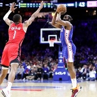 El futuro de Harden se debate entre 76ers y Rockets