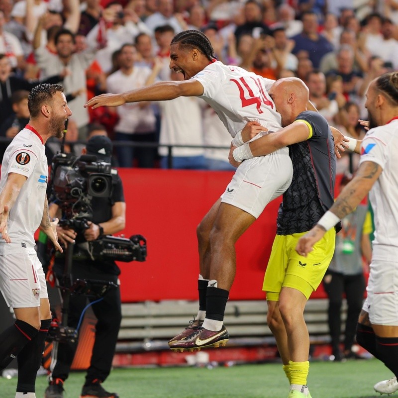 Sevilla se hizo fuerte de local y eliminó al United y está en semifinales