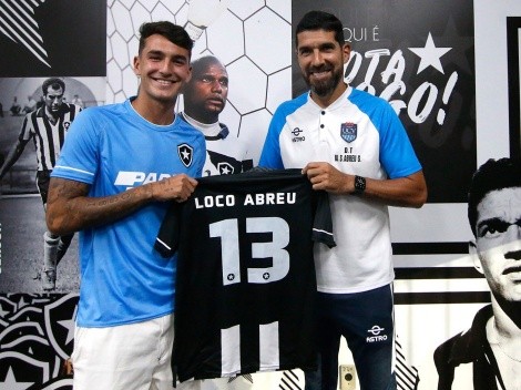 Loco Abreu ‘participa’ de gol do Botafogo com superstição