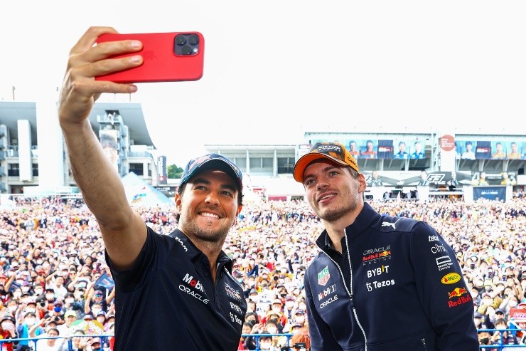 Checo Pérez habló sobre su relación con Max Verstappen (Getty Images)