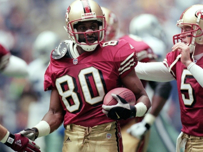 Wide receiver Jerry Rice of the San Francisco 49ers catches a pass News  Photo - Getty Images