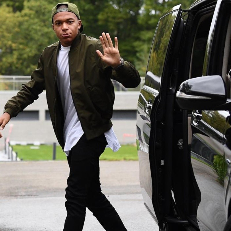 Toda una estrella: la colección de SUV con las que Mbappé llega a los entrenamientos del PSG