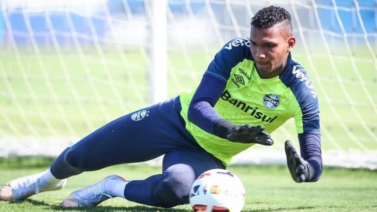 Contrato Não é Longo E Recebe Pouco Adriel Não Fica Quieto E Se Manifesta Sobre Saída Do Grêmio