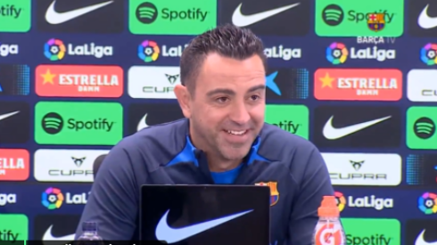 Xavi Hernández sonrió cuando le consultaron por la reunión que Sergio Busquets y Jordi Alba mantuvieron con Lionel Messi.