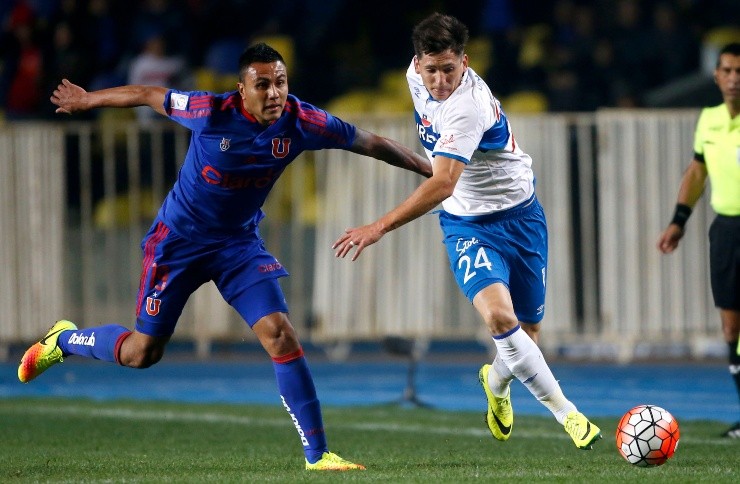 La U y la UC ya chocaron en el Ester Roa y los 'Cruzados' fueron vencedores | Foto: Photosport 