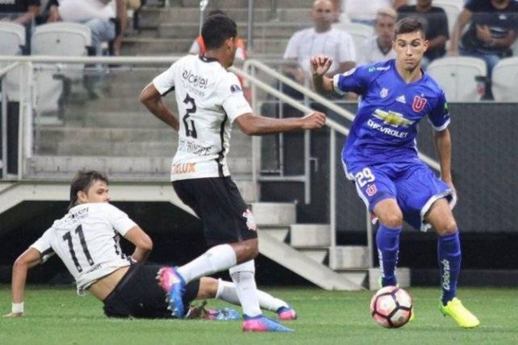 Castellanos y su debut con la U ante Corinthians | Foto: Archivo Castellanos y su debut con la U ante Corinthians | Foto: Archivo